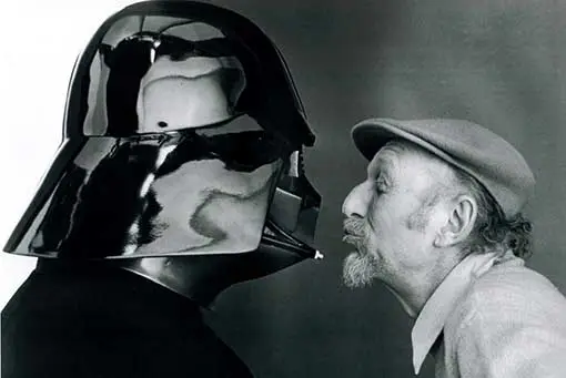 irvin kershner besando a darth vader