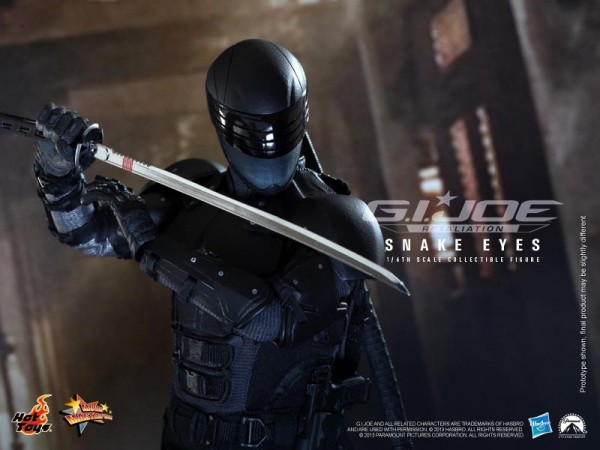 g-i-joe-retaliation-snake-eyes-hot-toys-collectible-600x450