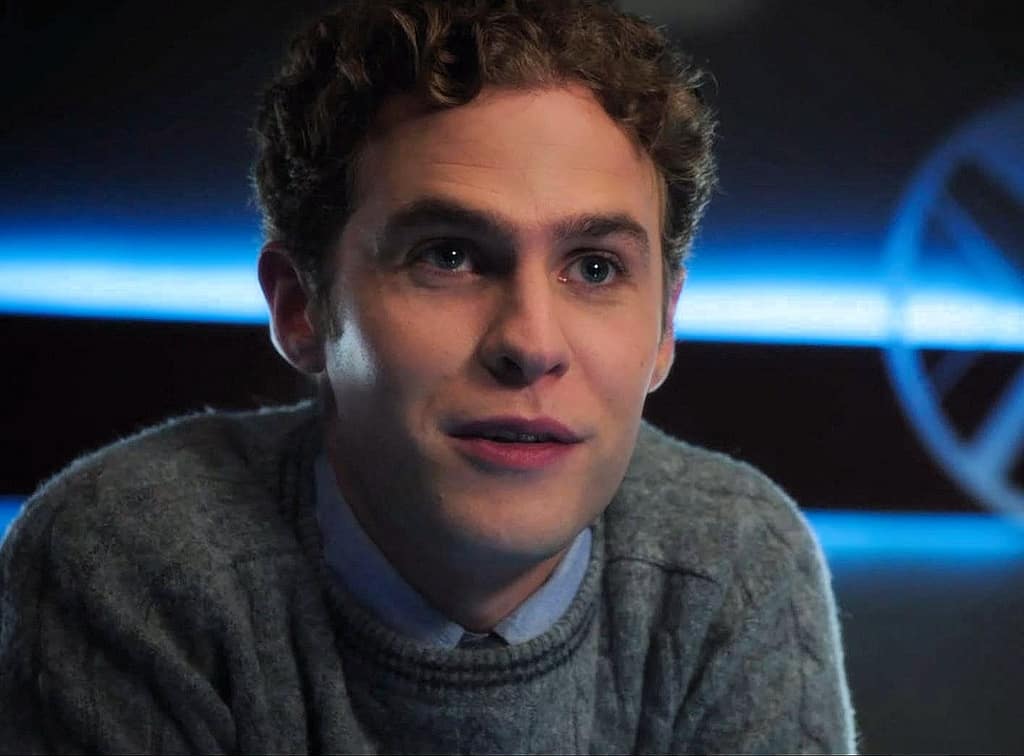 leo fitz agentes de shield