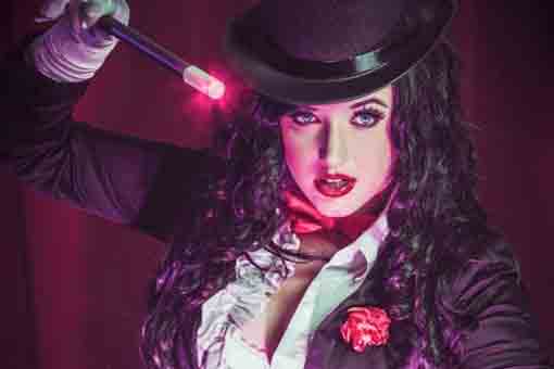 calley cosplay zatanna