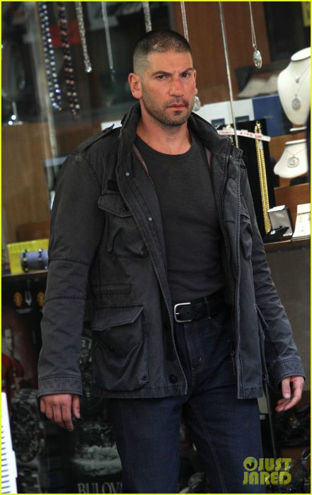 jon-bernthal-pictured-as-the-punisher-on-daredevil-set-01