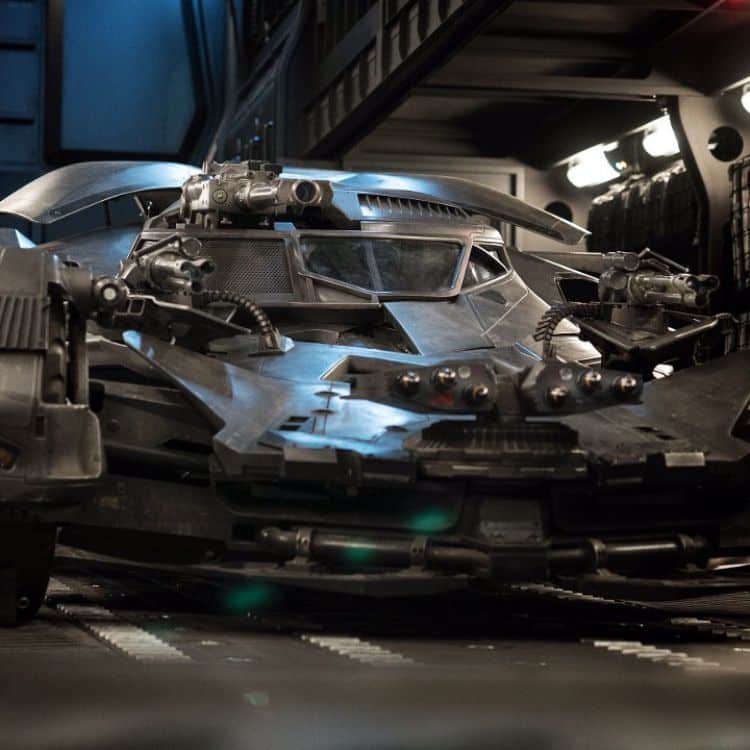 El director Zack Snyder comparte image del mejorado batmovil en La liga de la justicia