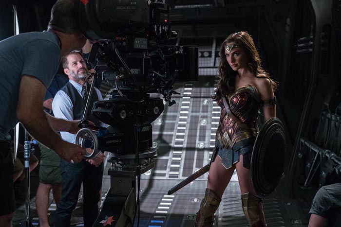 Wonder Woman felicita a Zack Snyder en la 'Liga de la Justicia'