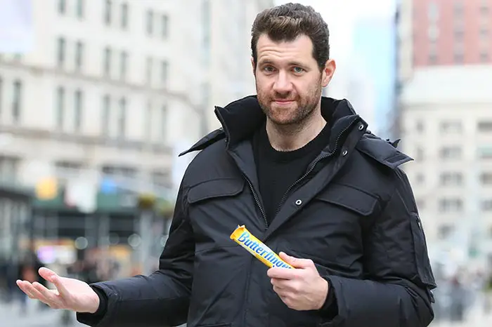 billy eichner es timón en 'el rey león'