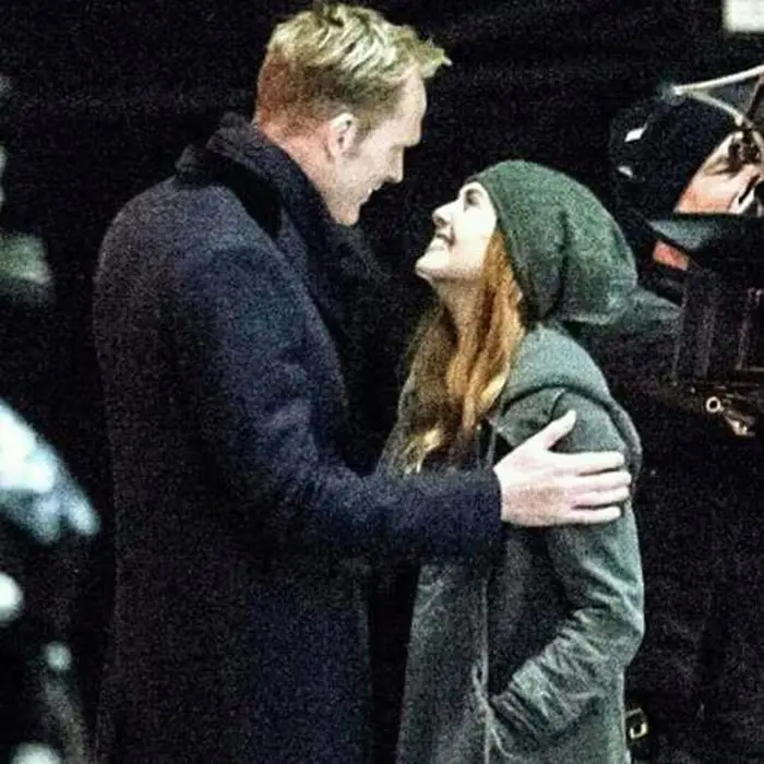 Visión (Paul Bettany) y Bruja Escarlata (Elizabeth Olsen) en Vengadores: Infinity War (2018)