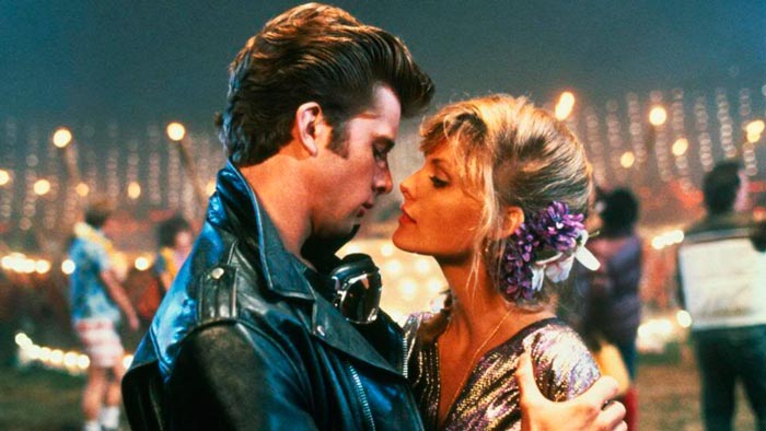 fotograma grease 2 con maxwell caulfield y michelle pfeiffer