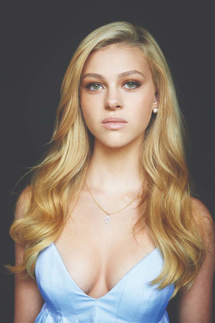 nicola peltz podría ser supergirl