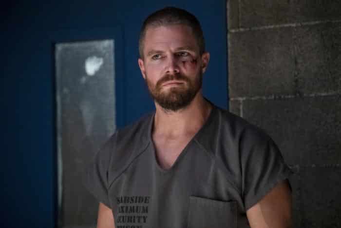 arrow temporada 7: oliver queen en la cárcel