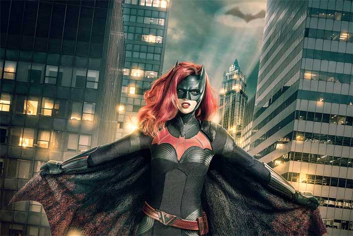 así es como batwoman se une al equipo de arrow, flash y supergirl