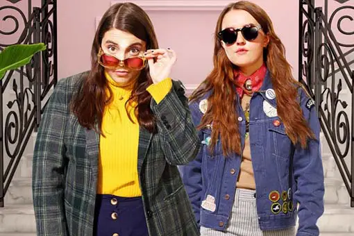 crítica de booksmart: una fórmula adolescente que atrapa al espectador