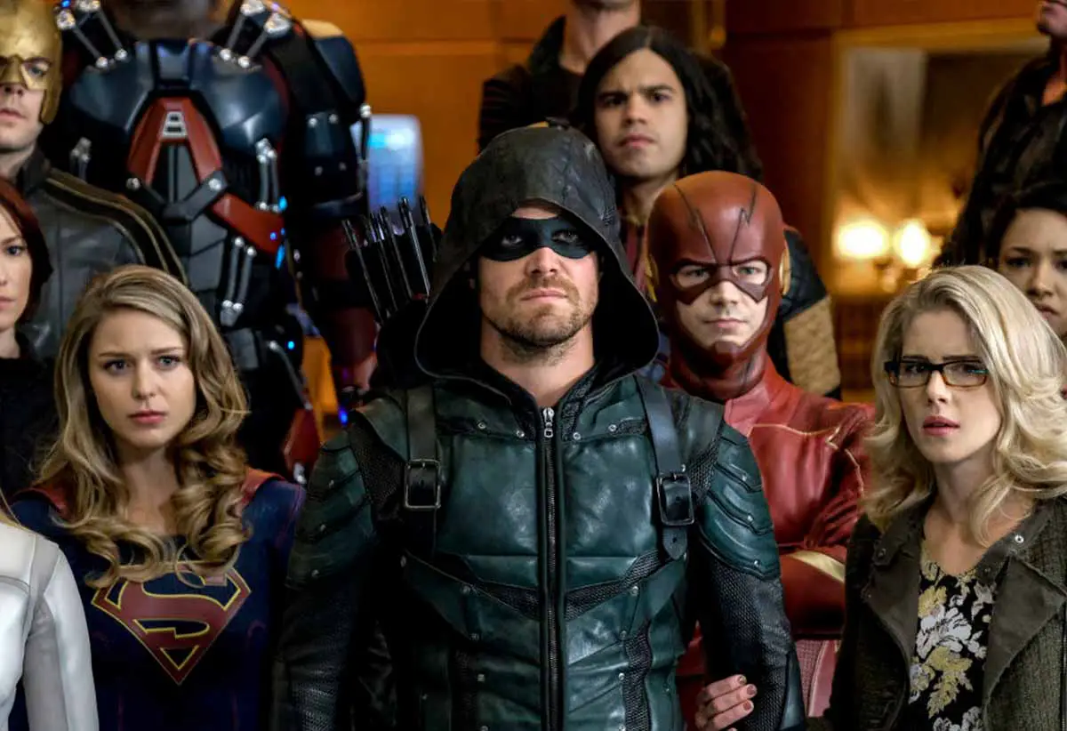 stephen amell revela su último día con el traje de arrow