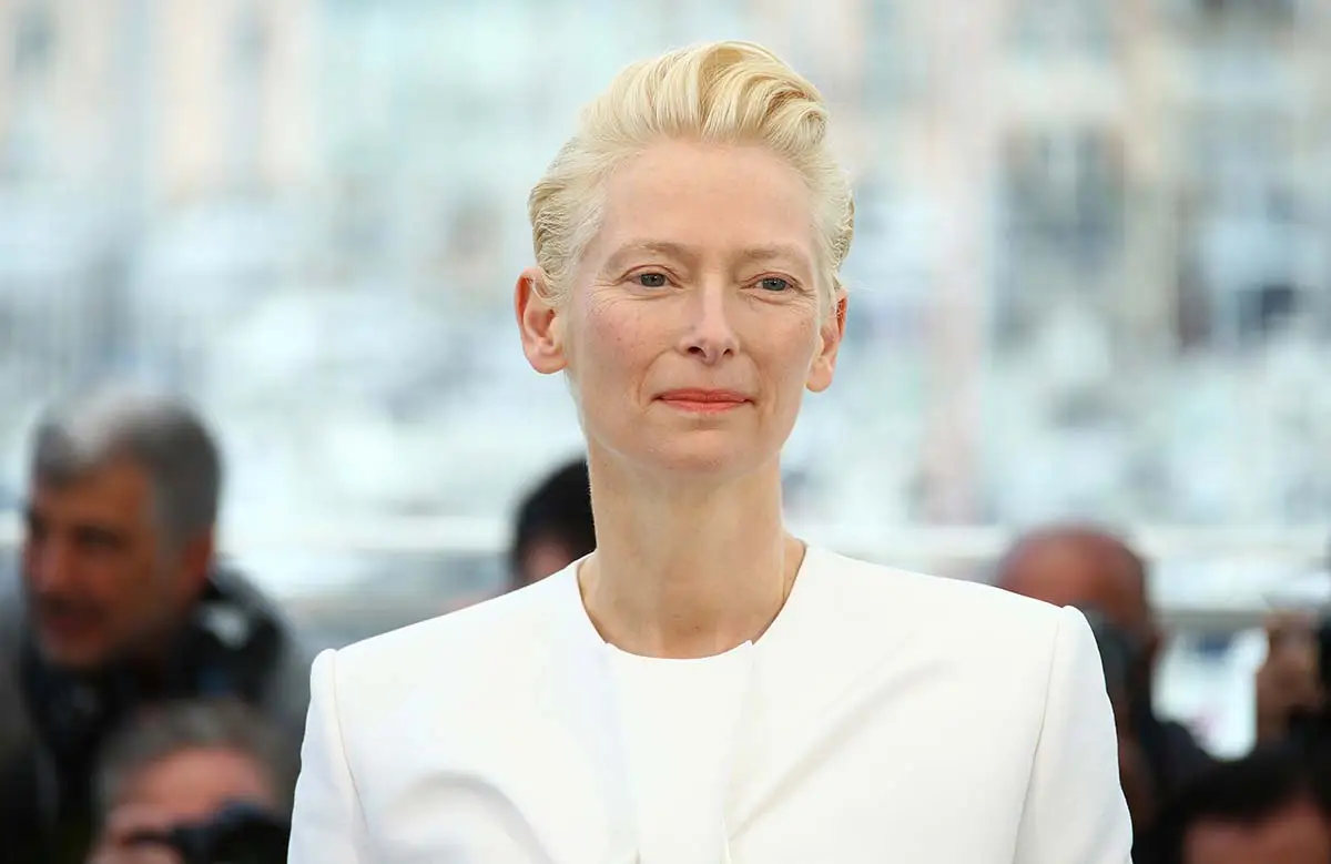 proponen a tilda swinton como el joker de the batman