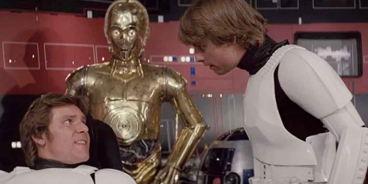 mark hamill se ríe de una escena de la trilogía original de star wars