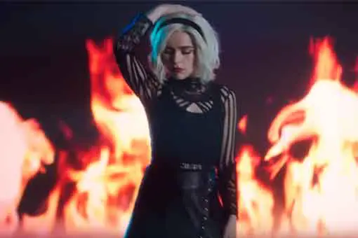 provocativo videoclip promocional de sabrina temporada 3 de netflix