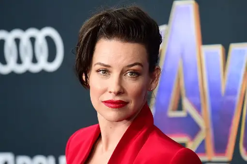 evangeline lilly pidió disculpas por sus dichos sobre el coronavirus