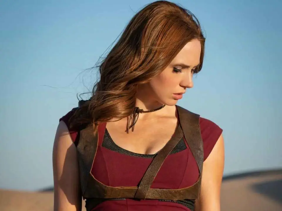 karen gillan podría ser la nueva jack sparrow