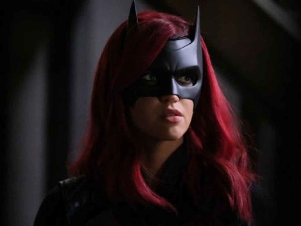 tensiones internas han hecho que batwoman pierda a su actriz principal