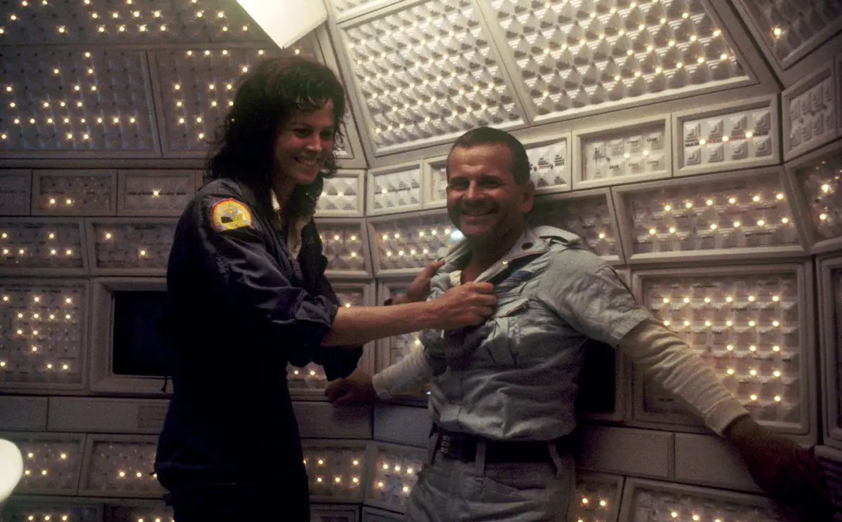 ian holm durante el rodaje de alien el pasajero