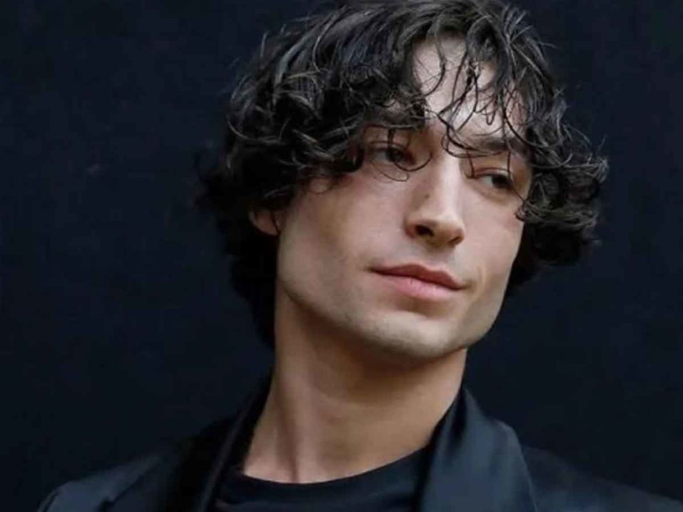 Ezra Miller protagoniza un nuevo escándalo - Cinemascomics.com