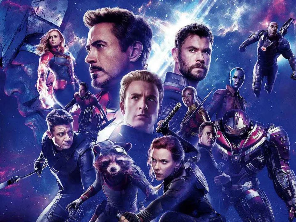 nuevas imágenes de los héroes de vengadores: endgame comiendo