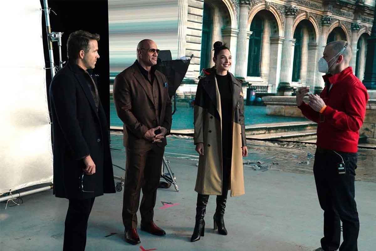 gal gadot comparte una imagen junto a ryan reynolds y dwayne johnson