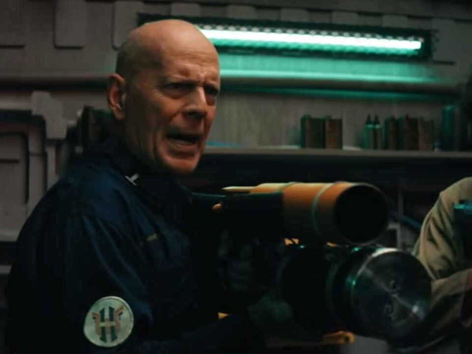 tráiler de breach: bruce willis en el espacio