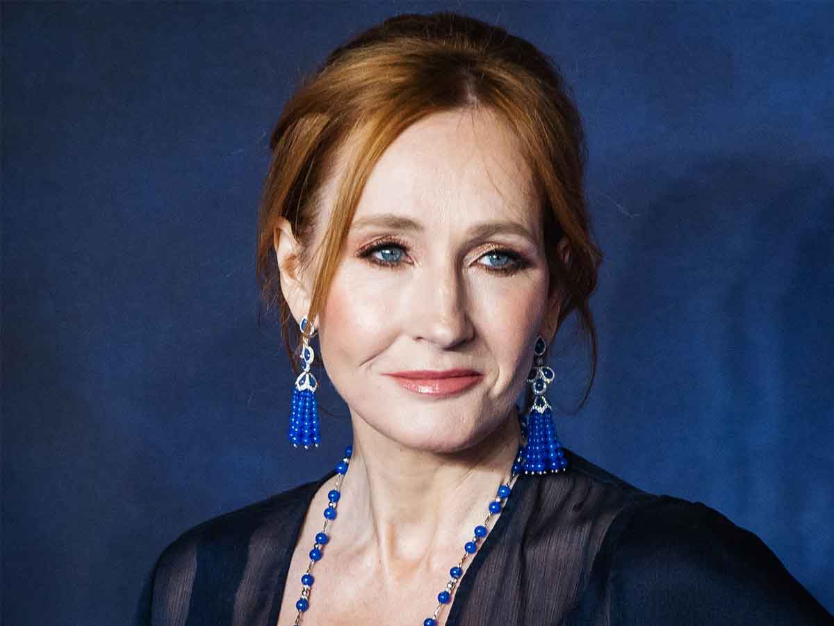 JK Rowling continua con la polémica contra los transgénero