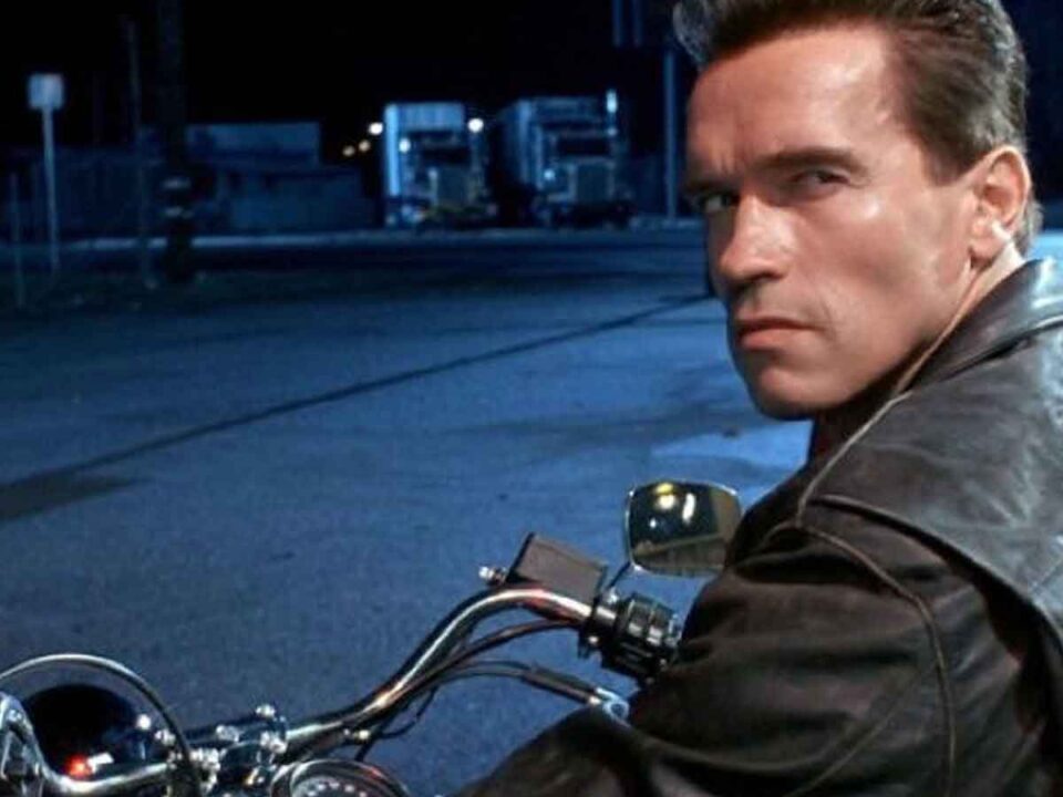 arnold schwarzenegger usa una mítica frase de terminator después de vacunarse