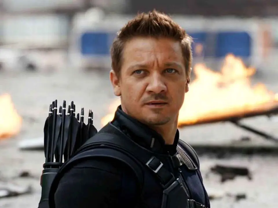 jeremy renner tiene buenas noticias de la serie de ojo de halcón