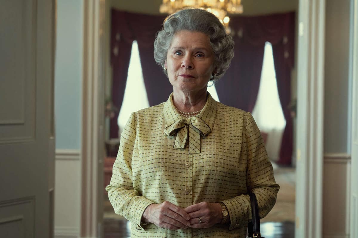 nuevas imágenes oficiales muestran al nuevo reparto de the crown