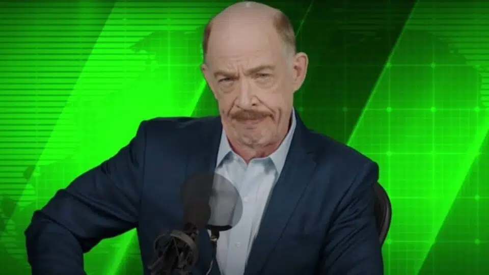 el personaje de jk simmons es muy diferente en spider-man: no way home