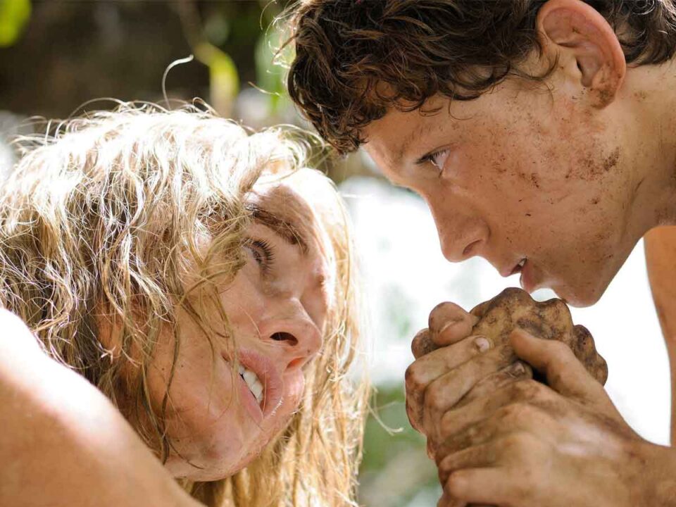 naomi watts y tom holland en lo imposible (2012)