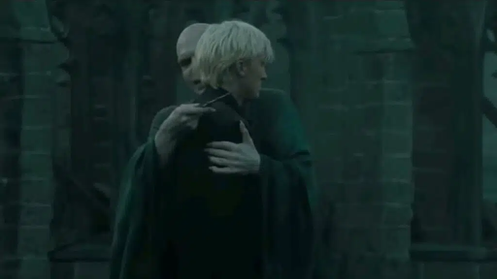 Abrazo de Voldemort y Draco Malfoy