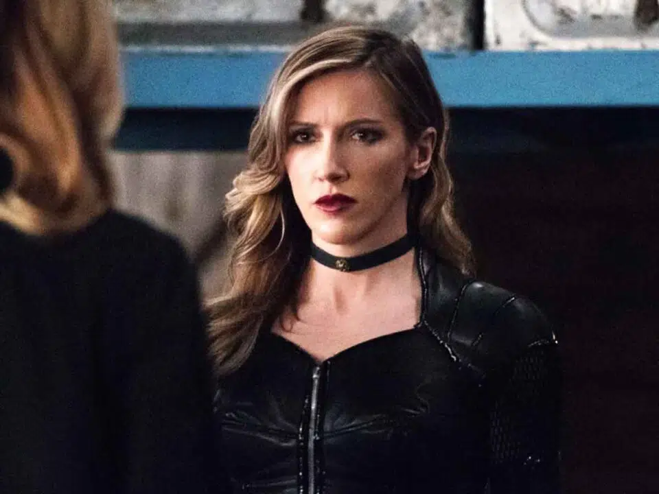 katie cassidy green arrow and the canaries