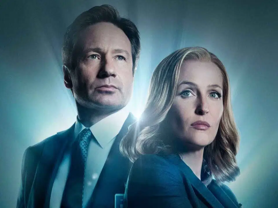 Fox Mulder (David Duchovny) y Dana Scully (Gillian Anderson) en X- Files (Expediente X)