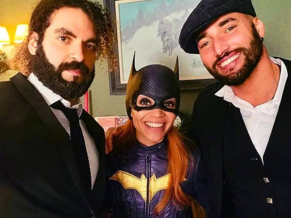 los directores de batgirl - warner bros