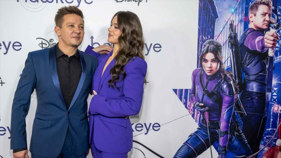 jeremy renner y hailee steinfeld