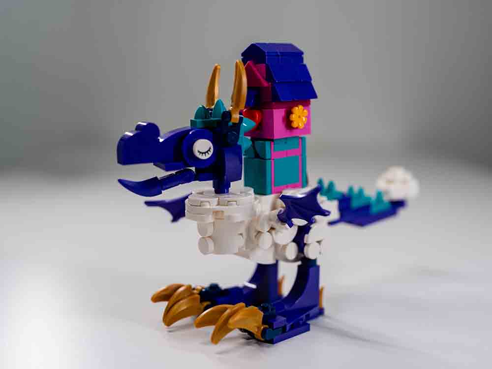 The Dreamer Dragon convertido en bloques de LEGO
