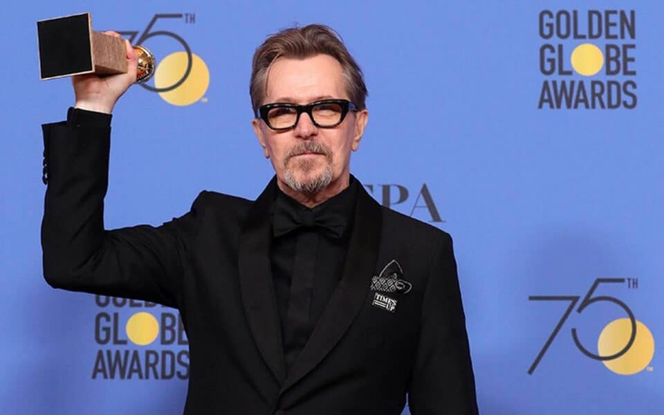 gary oldman dice que harry potter y batman lo salvaron