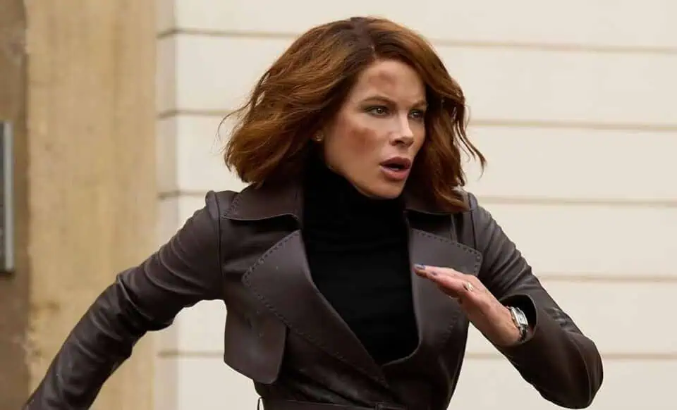 kate beckinsale en canary black