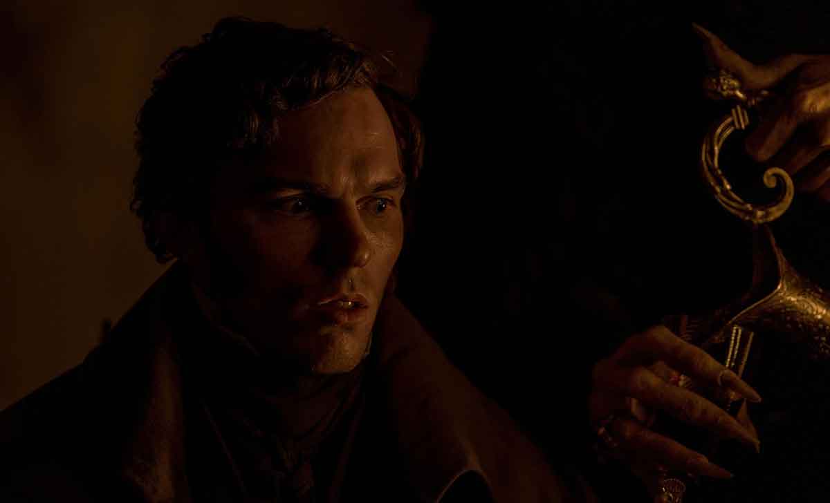 nicholas hoult en nosferatu