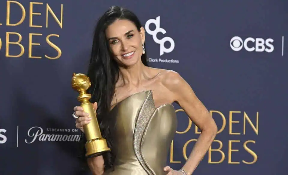 demi moore triunfa en los globos de oro con "la sustancia"