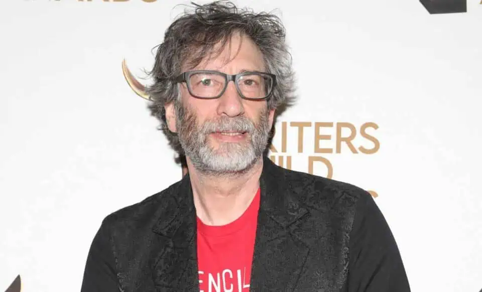 neil gaiman bajo la lupa: acusaciones de abuso sexual sacuden su carrera